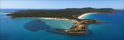 Monkey Point - Great Keppel Island - QLD (PBH4 00 18756)